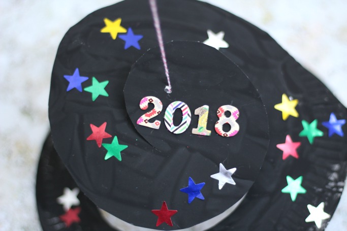 Easy New Years Eve Paper Plate Craft