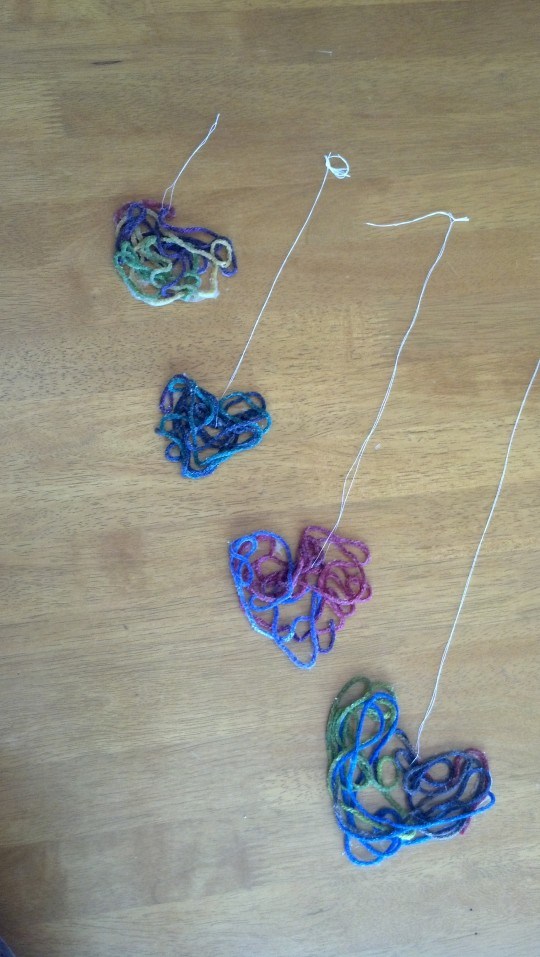 How to make the easiest yarn hearts for Valentines Day