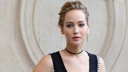 Jennifer Lawrence goes public with Darren Aronofsky with kiss